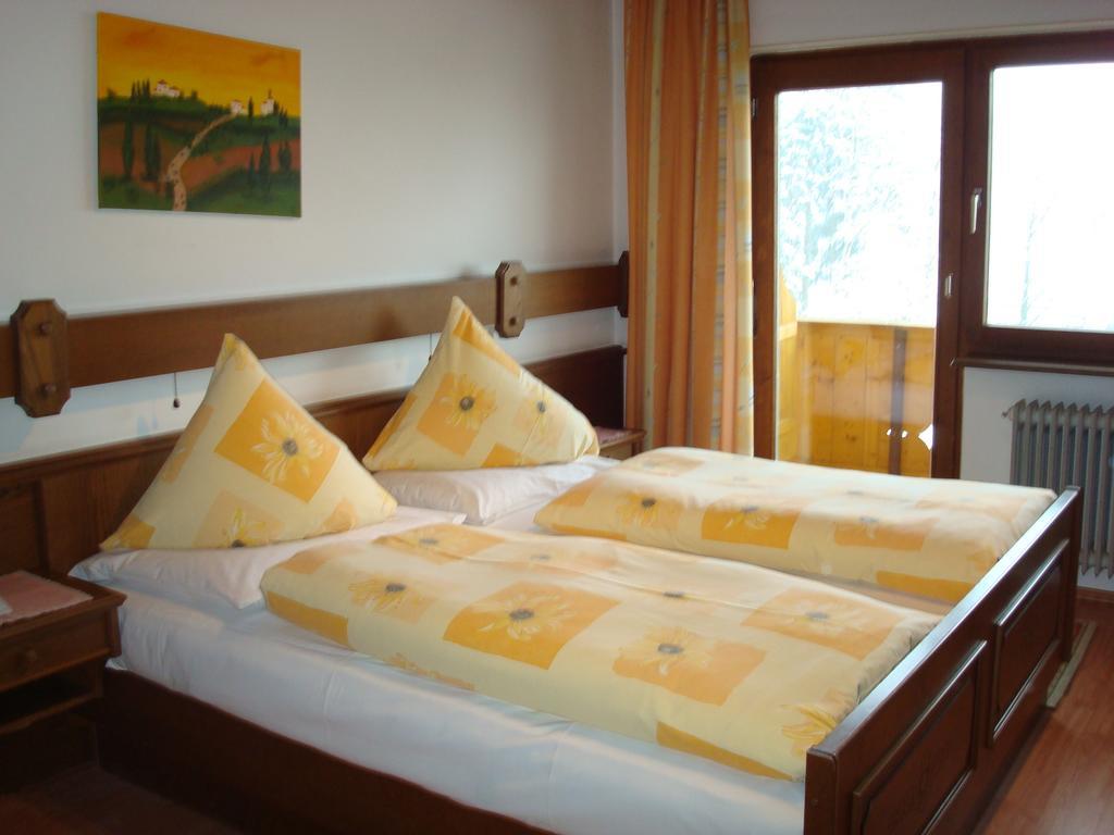 Gaestehaus-Pension Bendler Kirchdorf in Tirol Room photo