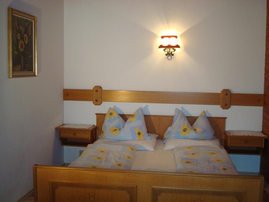 Gaestehaus-Pension Bendler Kirchdorf in Tirol Room photo